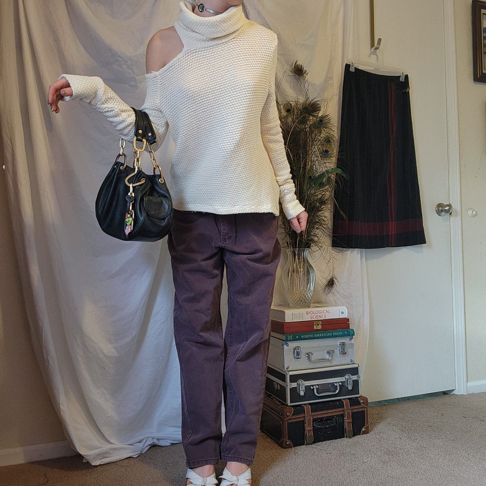 shoulder hole knit turtleneck